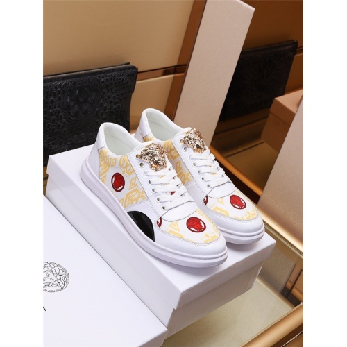Versace Casual Shoes For Men #925962