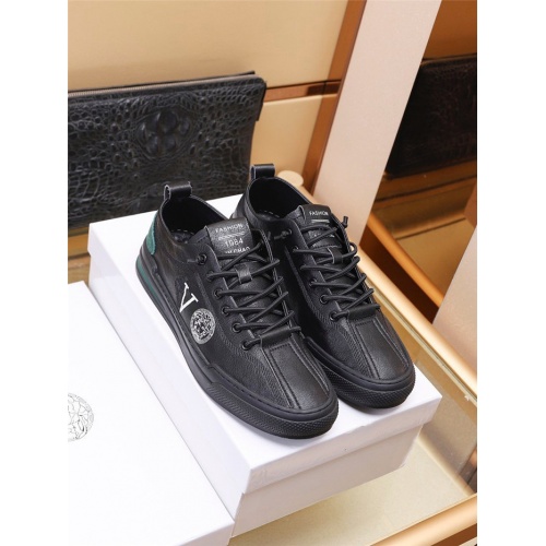 Versace Casual Shoes For Men #925963