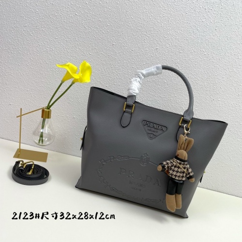 Prada AAA Quality Handbags For Women #926580
