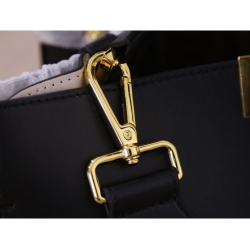 Replica Fendi AAA Quality Handbags For Women #927209 $102.00 USD for Wholesale