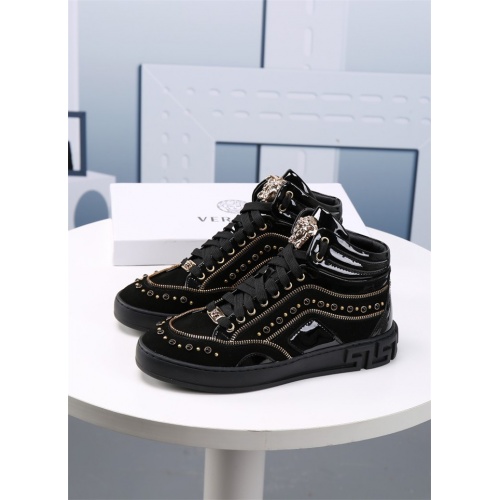Versace Casual Shoes For Men #927311