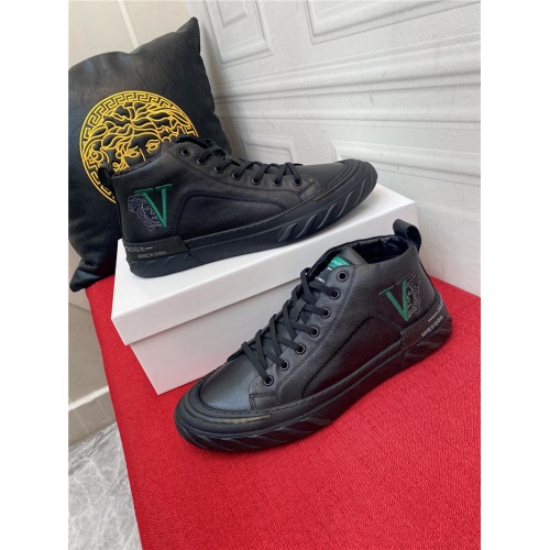 Versace High Tops Shoes For Men #928176