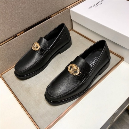 Versace Leather Shoes For Men #928250