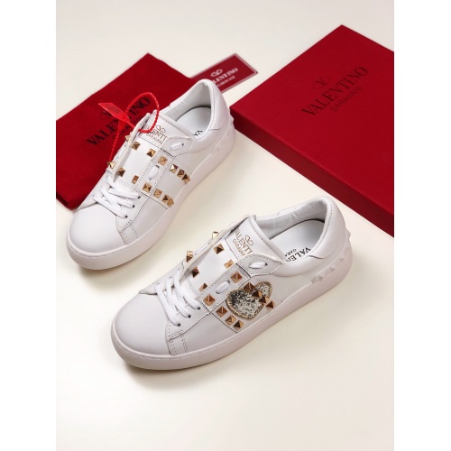 Valentino Casual Shoes For Women #929259