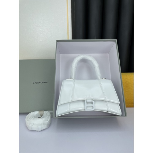 Balenciaga AAA Quality Messenger Bags For Women #929432
