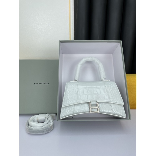 $175.00 USD Balenciaga AAA Quality Messenger Bags For Women #929434
