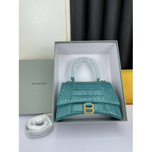 Balenciaga AAA Quality Messenger Bags For Women #929440