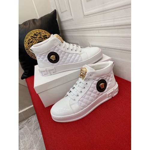 Versace High Tops Shoes For Men #929609
