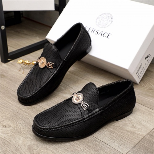 Versace Leather Shoes For Men #930124
