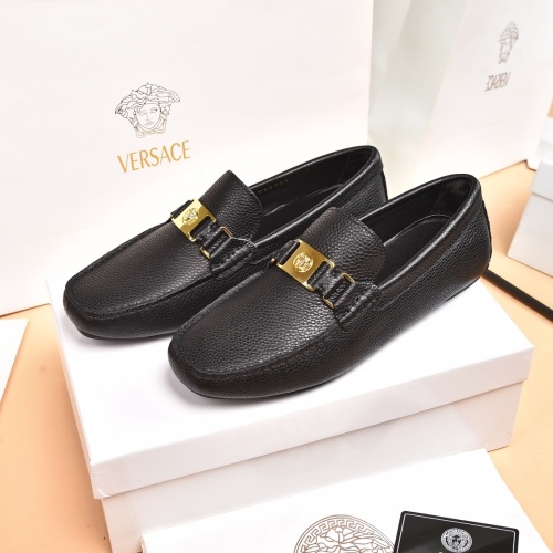 Versace Casual Shoes For Men #930187