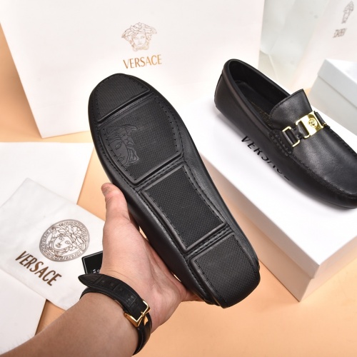 Replica Versace Casual Shoes For Men #930189 $80.00 USD for Wholesale