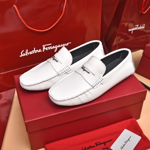 Salvatore Ferragamo Leather Shoes For Men #930202