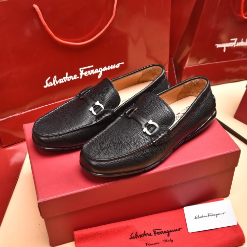 Salvatore Ferragamo Leather Shoes For Men #930213