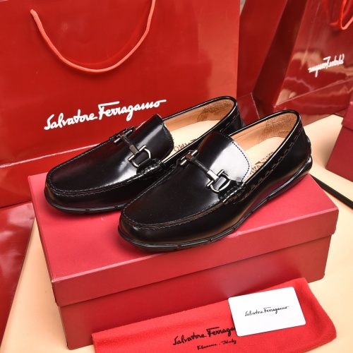 Salvatore Ferragamo Leather Shoes For Men #930218