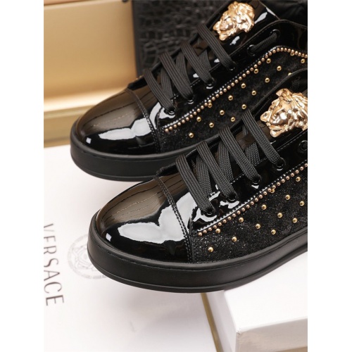 Replica Versace Casual Shoes For Men #930774 $82.00 USD for Wholesale