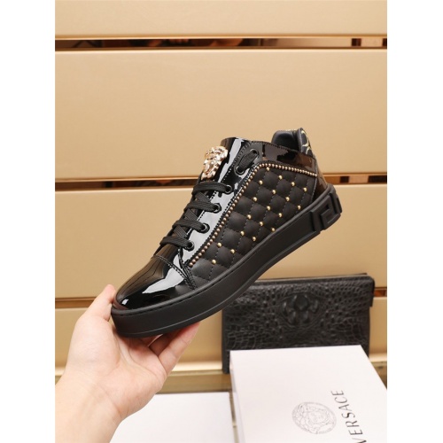 Replica Versace Casual Shoes For Men #930776 $82.00 USD for Wholesale