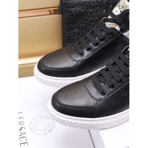 Replica Versace Casual Shoes For Men #931253 $88.00 USD for Wholesale