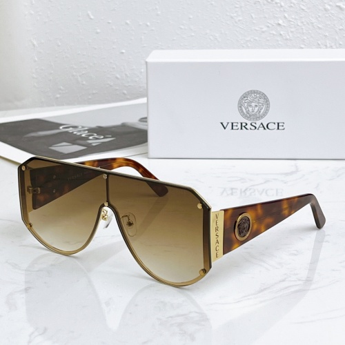 Versace AAA Quality Sunglasses #931296