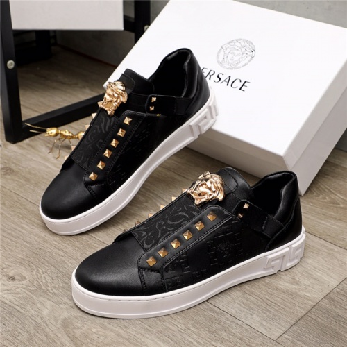 Versace Casual Shoes For Men #932248