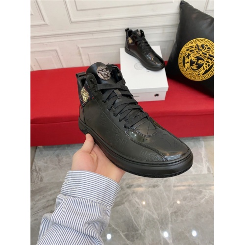 Replica Versace Casual Shoes For Men #932389 $82.00 USD for Wholesale