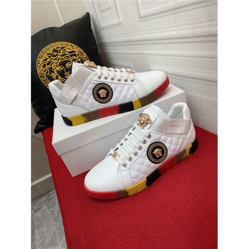 Versace Casual Shoes For Men #933113