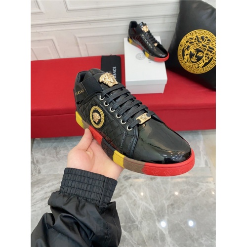 Replica Versace Casual Shoes For Men #933114 $76.00 USD for Wholesale