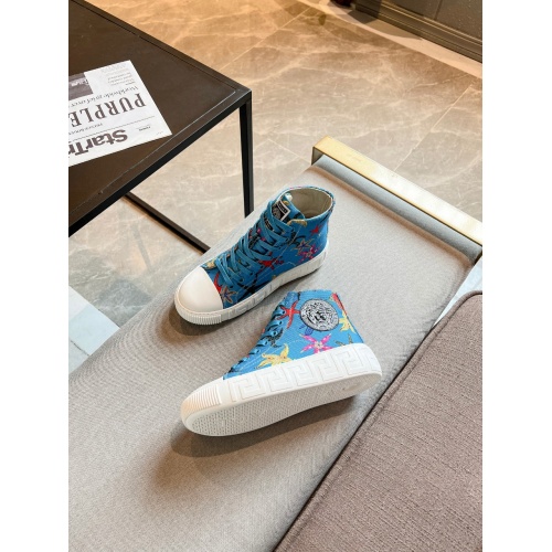 Versace High Tops Shoes For Women #933415