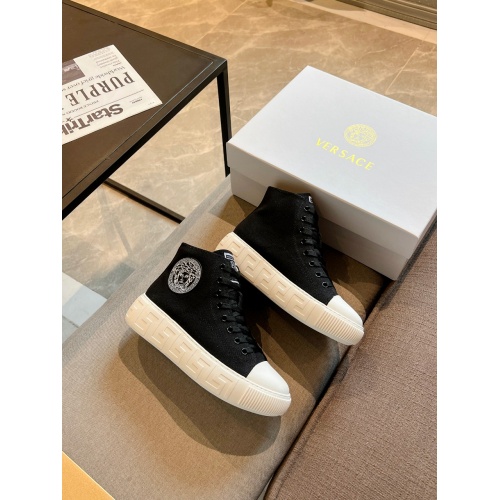 Versace High Tops Shoes For Men #933429