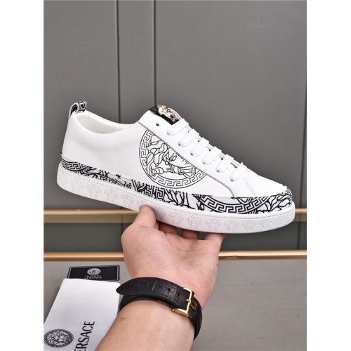 Replica Versace Casual Shoes For Men #933664 $72.00 USD for Wholesale