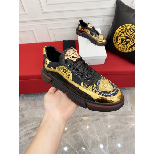 Replica Versace Casual Shoes For Men #933669 $76.00 USD for Wholesale