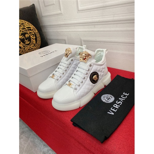 Replica Versace Casual Shoes For Men #933673 $82.00 USD for Wholesale