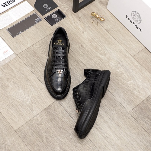 Replica Versace Casual Shoes For Men #934218 $76.00 USD for Wholesale