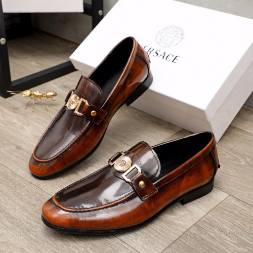 Versace Leather Shoes For Men #934221