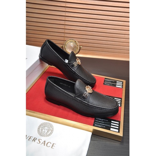 Versace Leather Shoes For Men #934565