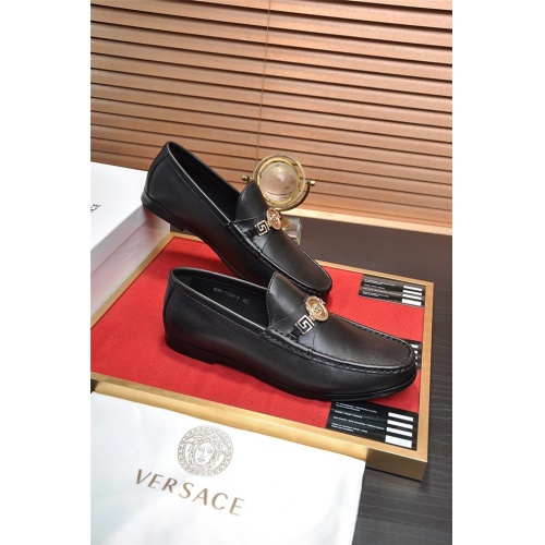 Versace Leather Shoes For Men #934566