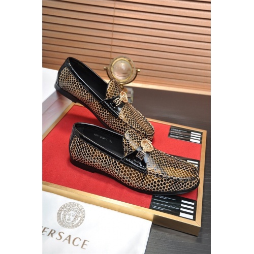 Versace Leather Shoes For Men #934569