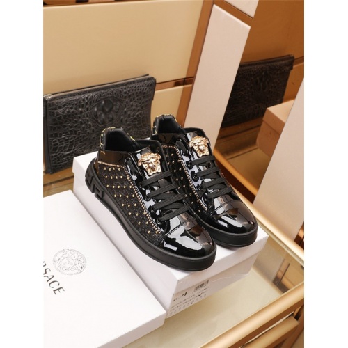 Versace Casual Shoes For Men #934592