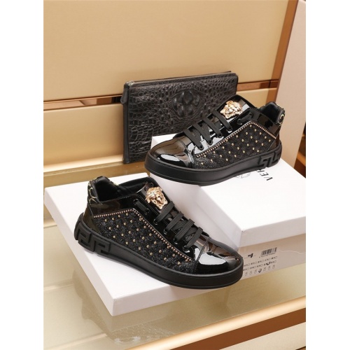 Replica Versace Casual Shoes For Men #934592 $82.00 USD for Wholesale