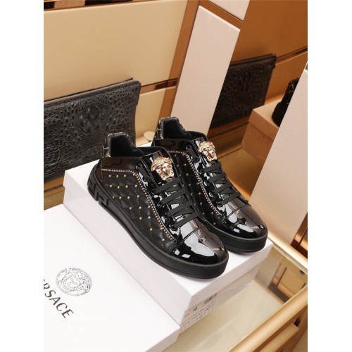 Versace Casual Shoes For Men #934594