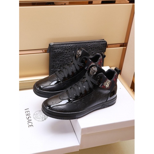 Versace Casual Shoes For Men #934595