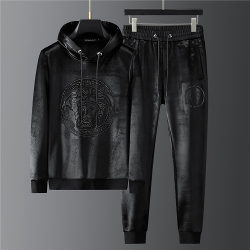 Versace Tracksuits Long Sleeved For Men #934904