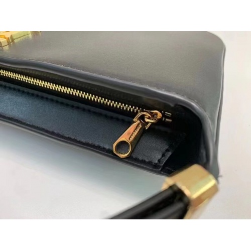 Replica Burberry AAA Messenger Bags For Women #935170 $102.00 USD for Wholesale