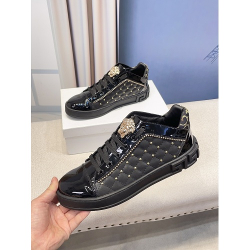 Versace Casual Shoes For Men #935222