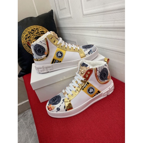Versace High Tops Shoes For Men #935229