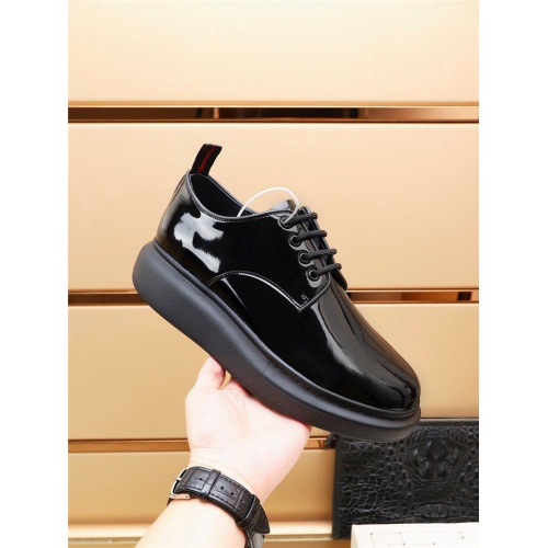 Replica Alexander McQueen Casual Shoes For Men #935323 $108.00 USD for Wholesale