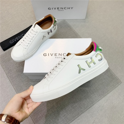 Givenchy Casual Shoes For Men #935741