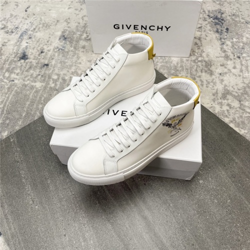 Givenchy High Tops Shoes For Men #935760