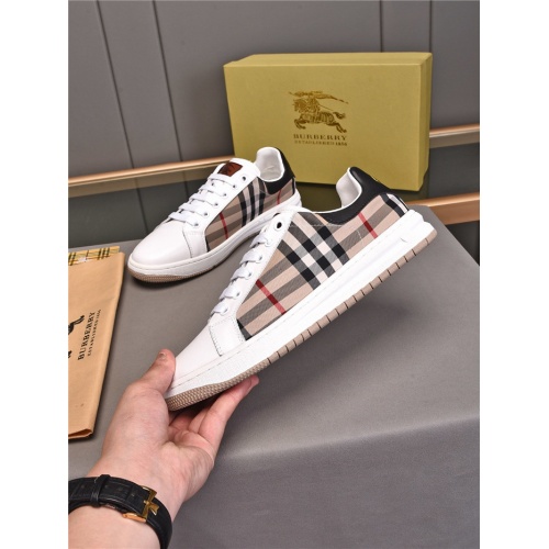 Burberry Casual Shoes For Men #936178