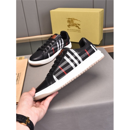 Burberry Casual Shoes For Men #936179
