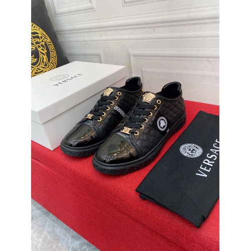 Replica Versace Casual Shoes For Men #936814 $72.00 USD for Wholesale